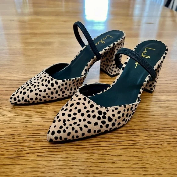 ⭐️ Lulus Maryna Black and Tan Cheetah Suede Pointed-Toe Mules Size 7.5 - Picture 4 of 9